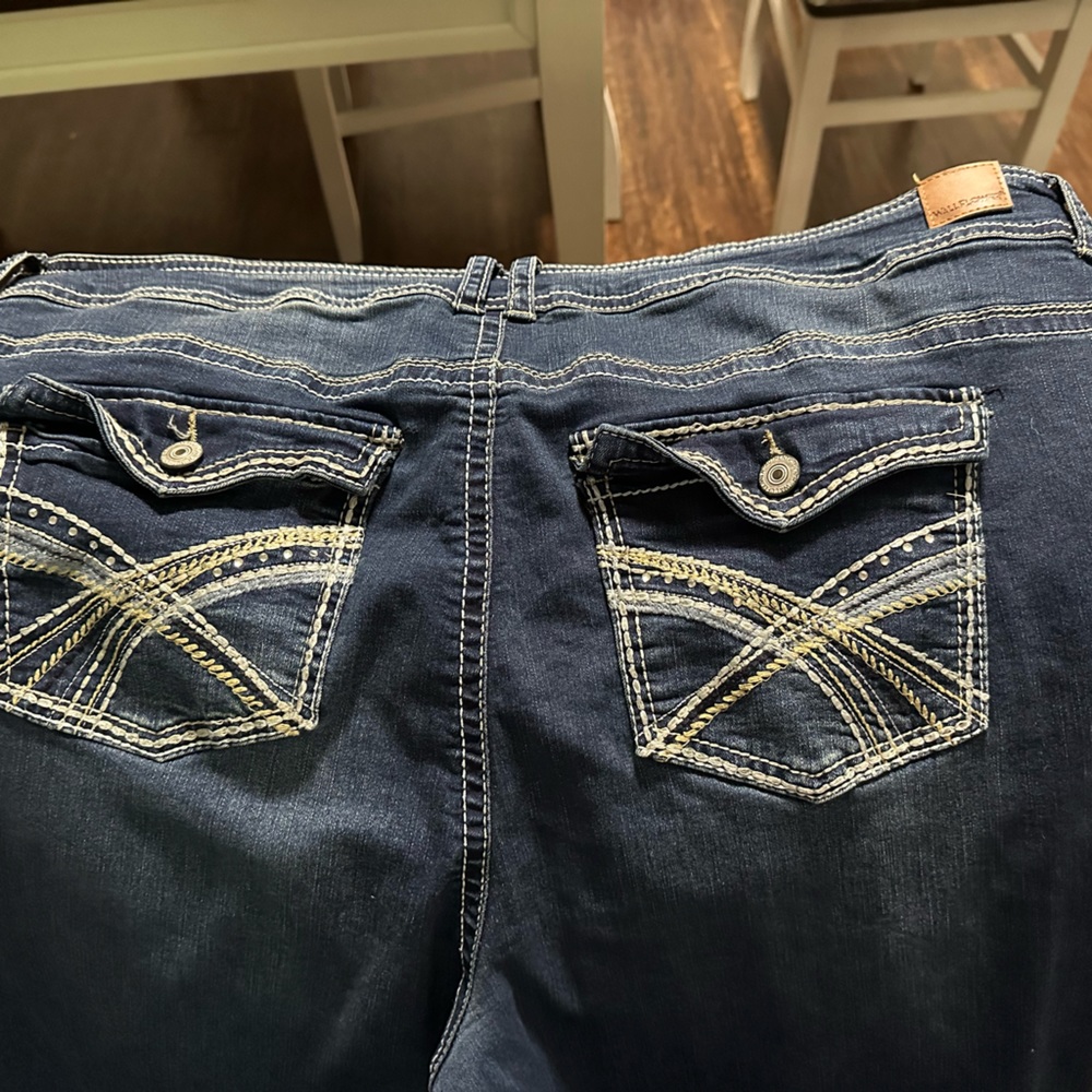 Women’s Wallflower jeans